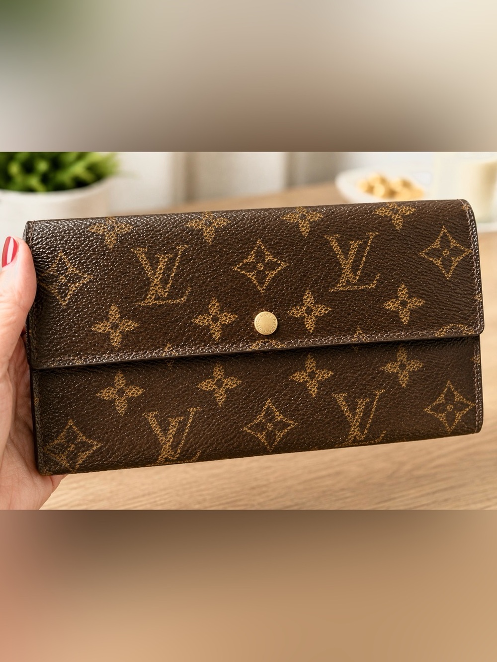 Preowned vintage Louis Vuitton monogram Sarah Long Wallet missing zipper